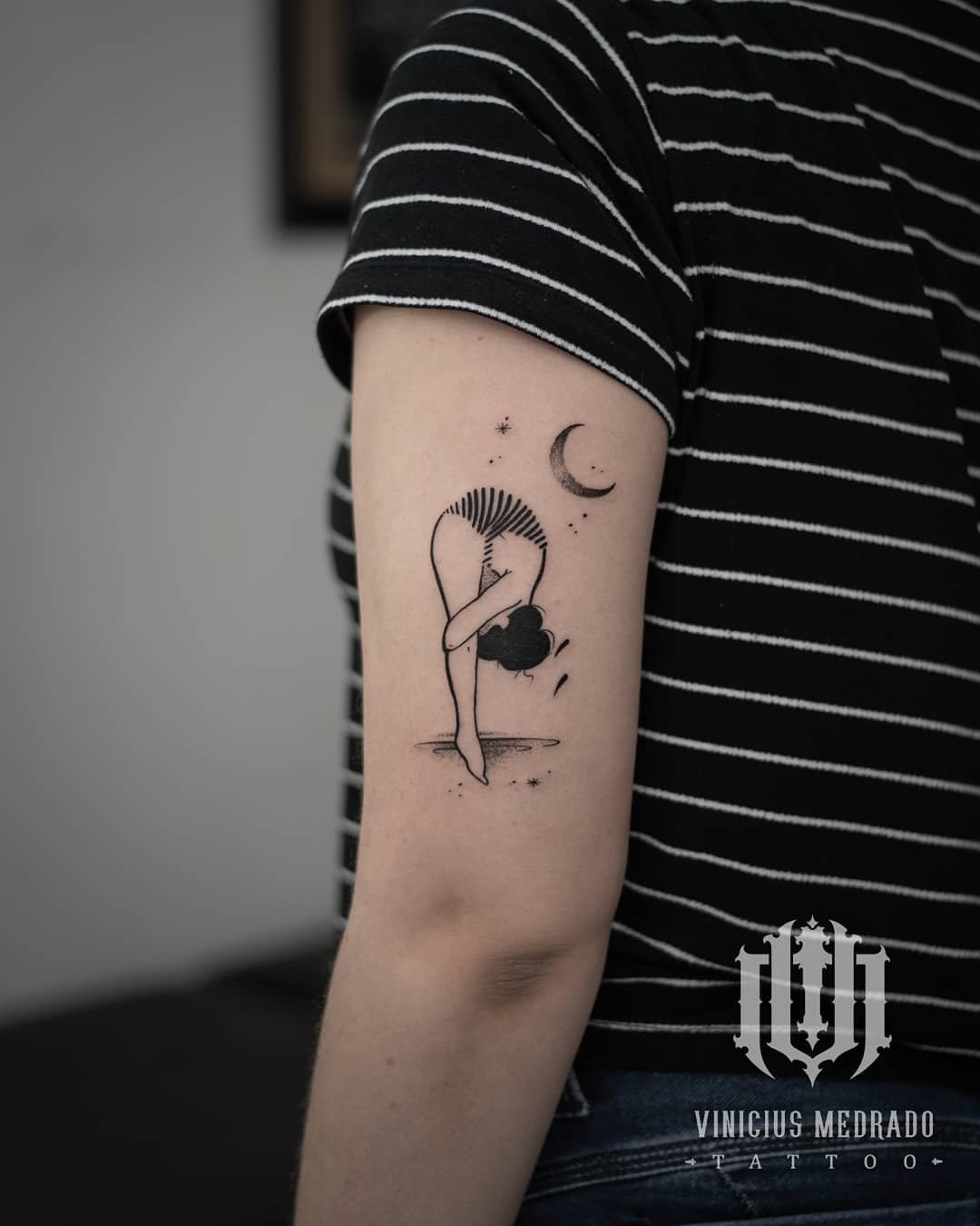 tatuagem-feminina-braco-salvador-vinicius-medrado-fallen-tattoo-studio