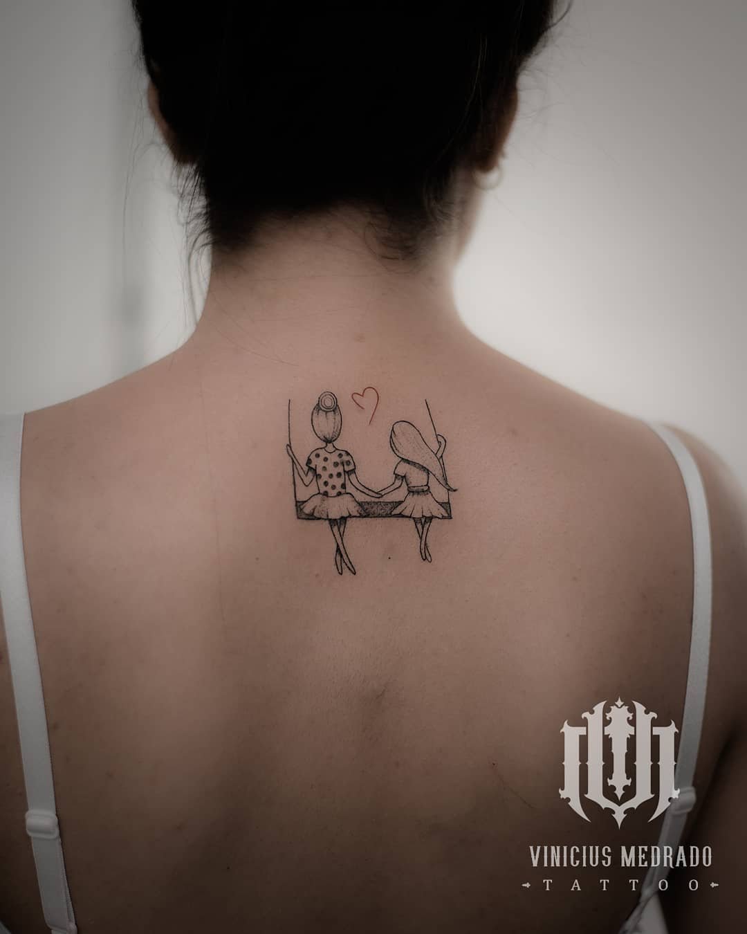 tatuagem-fineline-tattoo-mae-e-filha-estudio-tatuagem-salvador-rio-vermelho