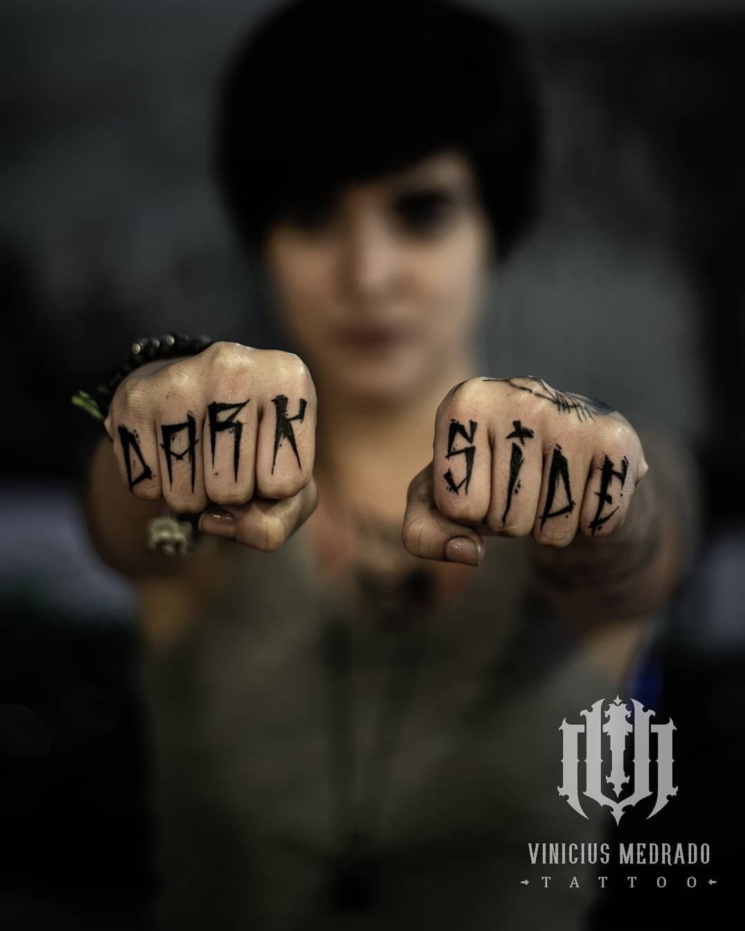 tatuagem-lettering-tattoo-dark-side-dedos-estudio-tatuagem-salvador-rio-vermelho